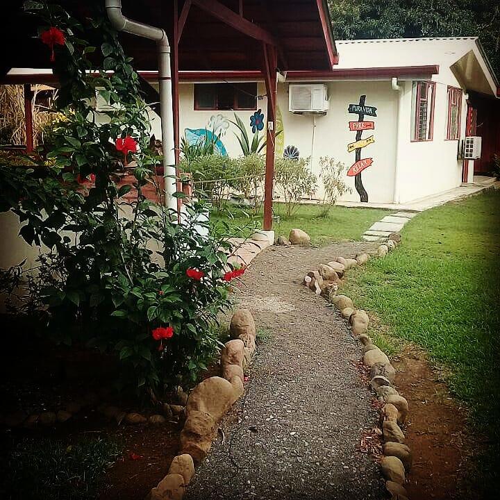 Casa Ballena Eco Hostel อูวีตา ภายนอก รูปภาพ
