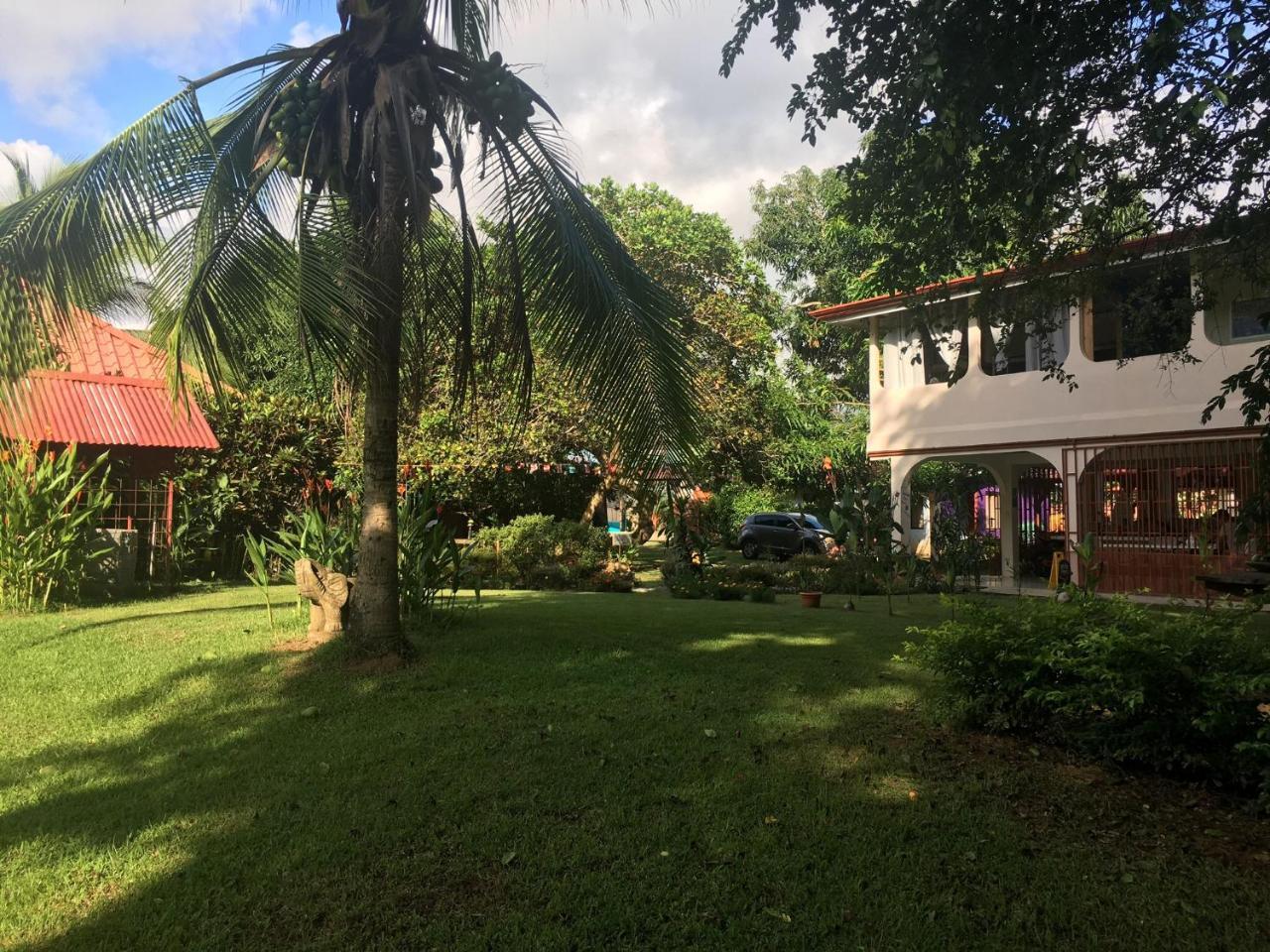 Casa Ballena Eco Hostel อูวีตา ภายนอก รูปภาพ