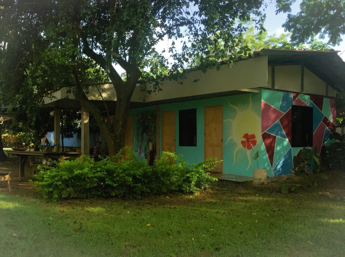 Casa Ballena Eco Hostel อูวีตา ภายนอก รูปภาพ