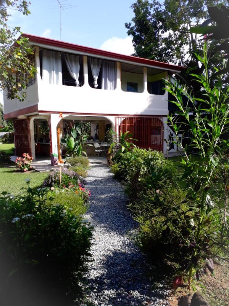Casa Ballena Eco Hostel อูวีตา ภายนอก รูปภาพ