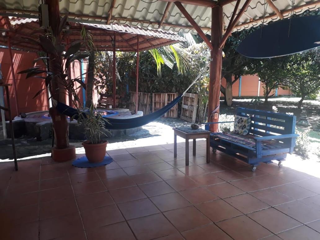 Casa Ballena Eco Hostel อูวีตา ภายนอก รูปภาพ